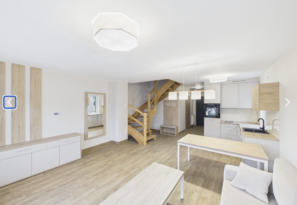 Wnętrze domku Małe Mielno — salon z aneksem kuchennym